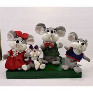 Vintage Kids of America Corp Caroling Merry Mice Family Animated Christmas Video